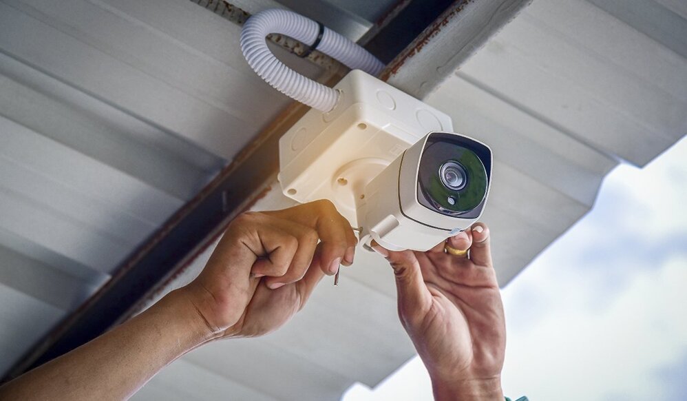 technician-installing-cctv-camera[1].jpeg